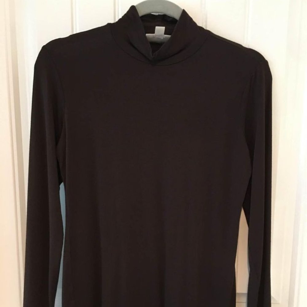 Turtle Neck ~ M ~ Brown